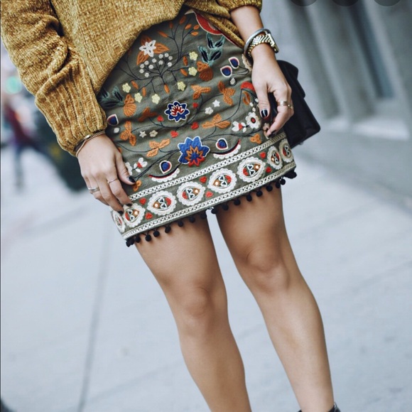 Altard state linen embroidered mini skirt - Picture 2 of 5